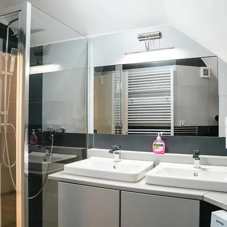 1310 Guest house